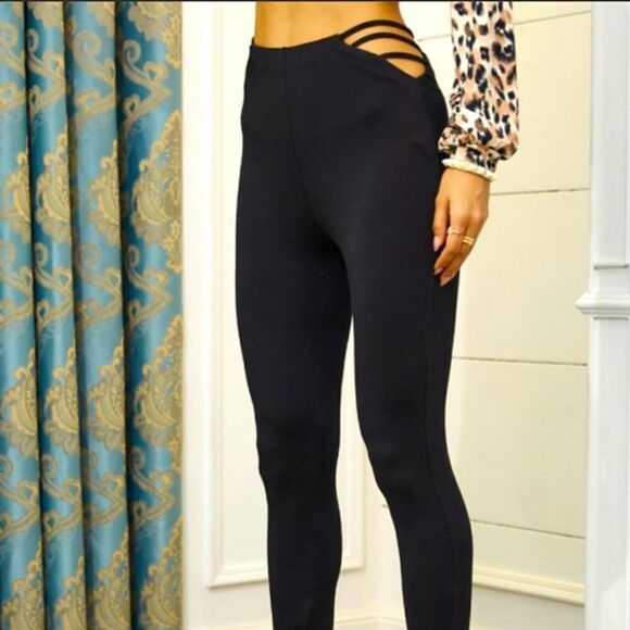 Hidden Brand Women’s Cut Out Sides Black Leggings - Picture 1 of 6